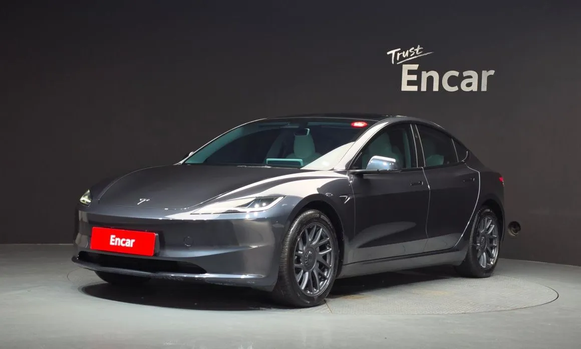 Tesla Model 3 — фото 1