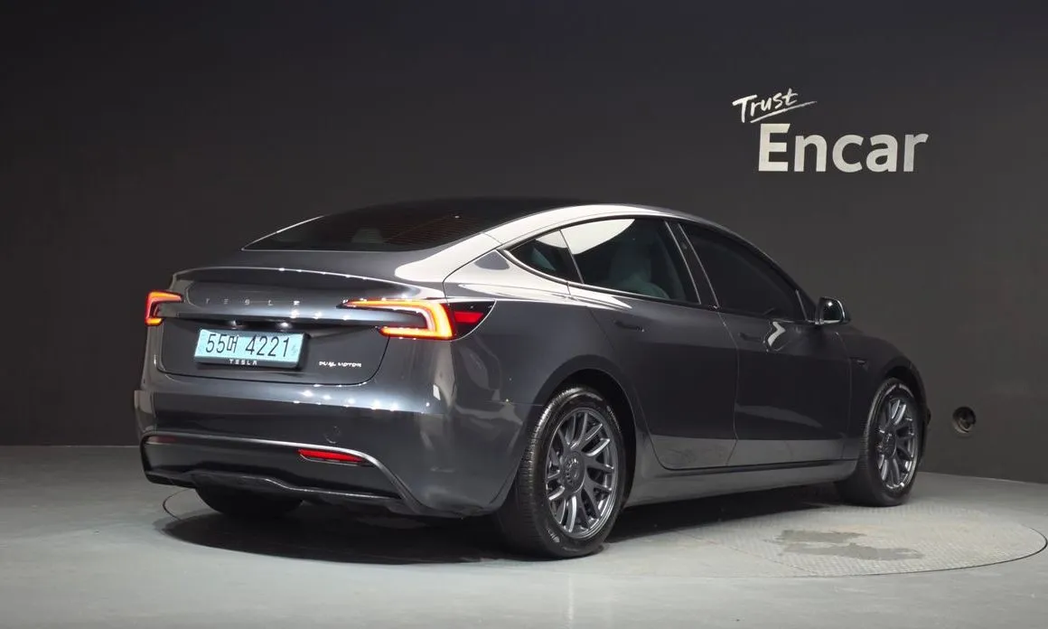 Tesla Model 3 — фото 5