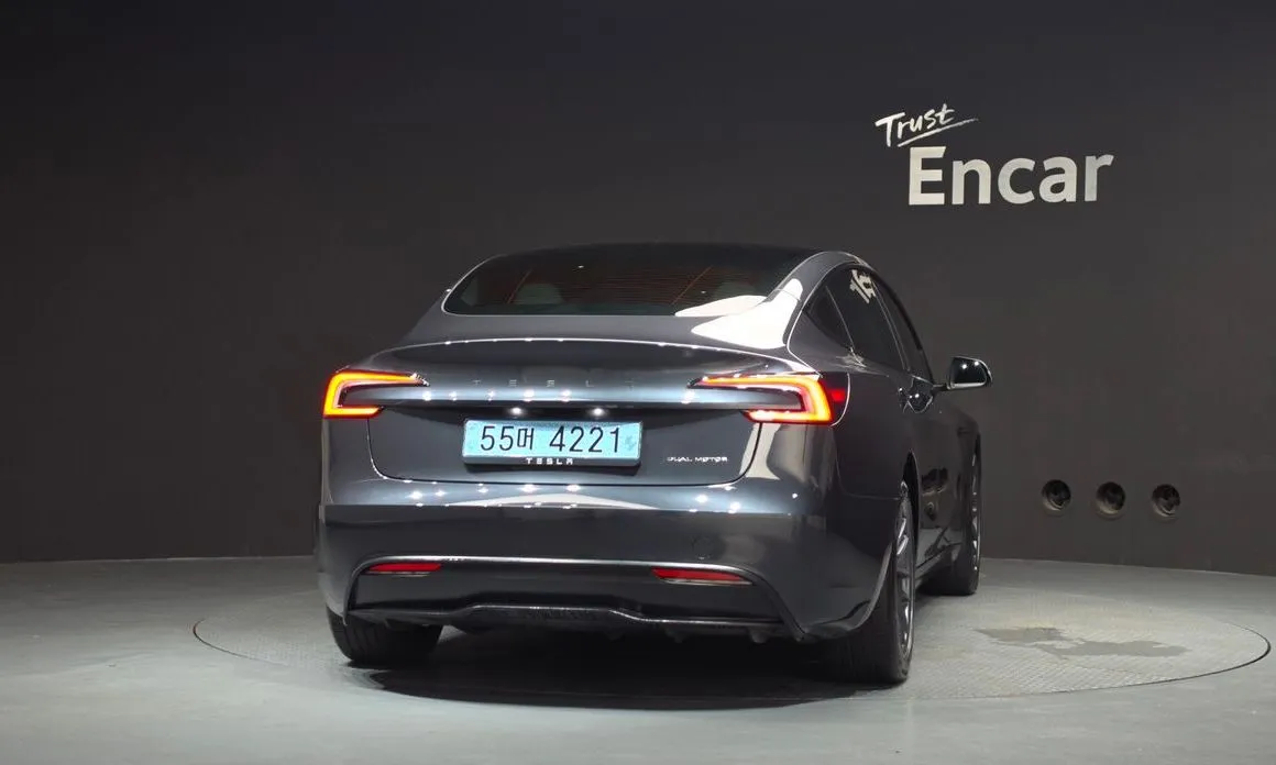 Tesla Model 3 — фото 7
