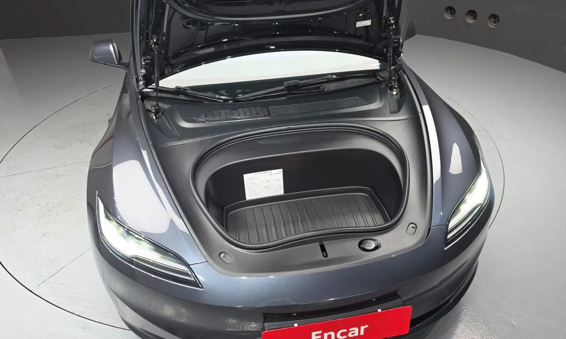 Tesla Model 3 — фото 10