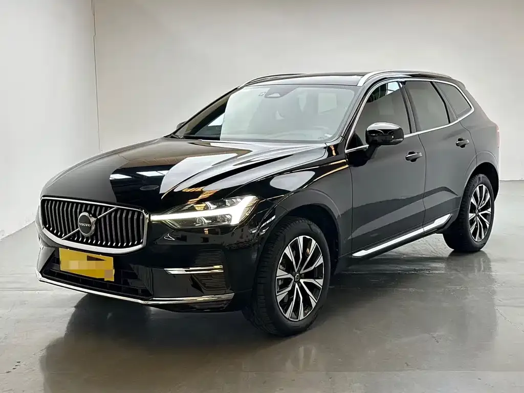 Volvo XC60 — фото 1
