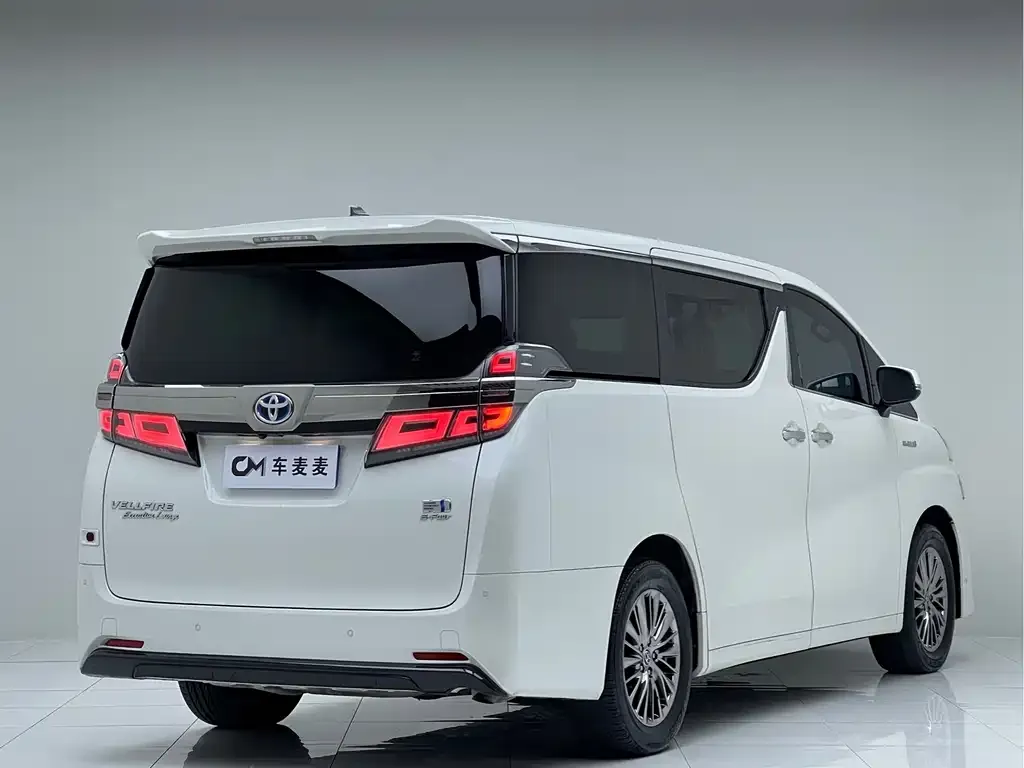 Toyota Vellfire — фото 2