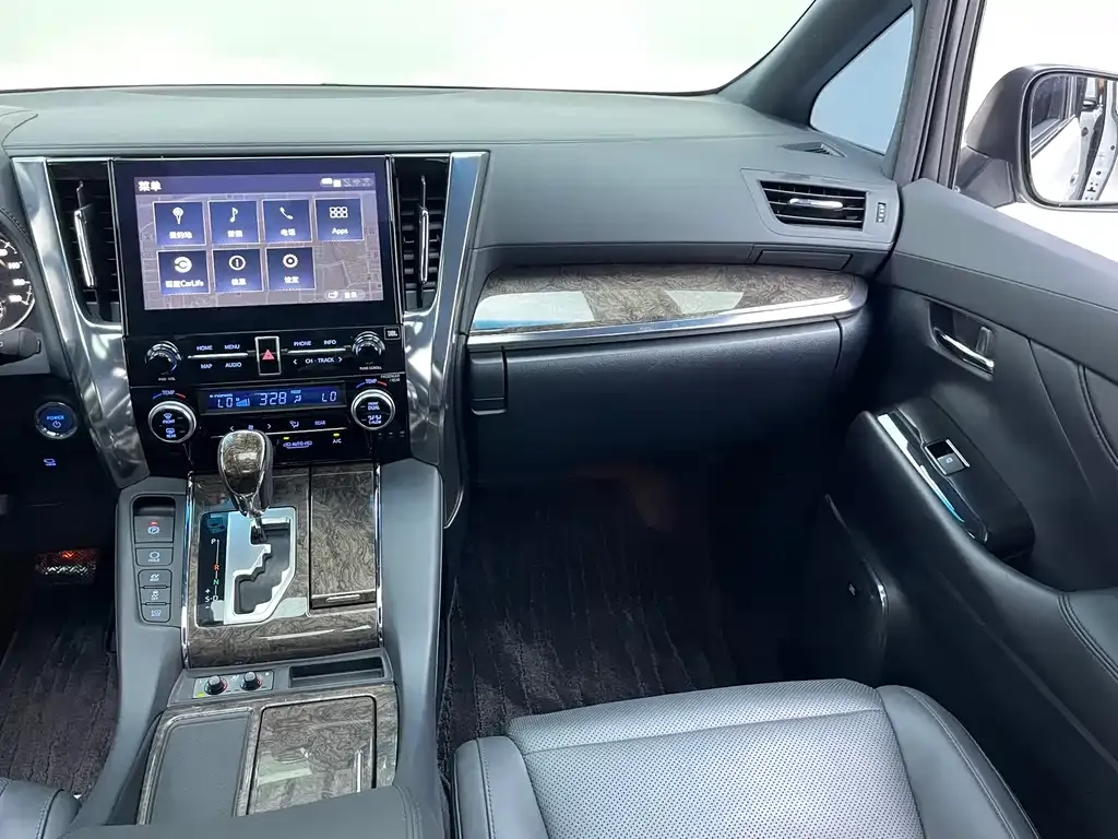 Toyota Vellfire — фото 6