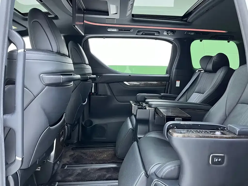 Toyota Vellfire — фото 9