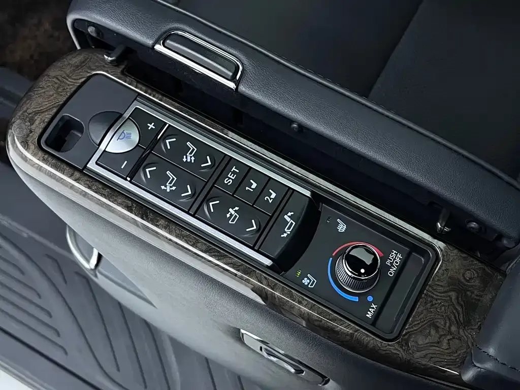 Toyota Vellfire — фото 5