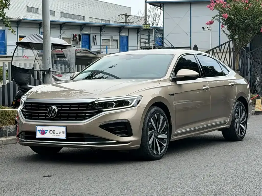Volkswagen Passat — фото 1