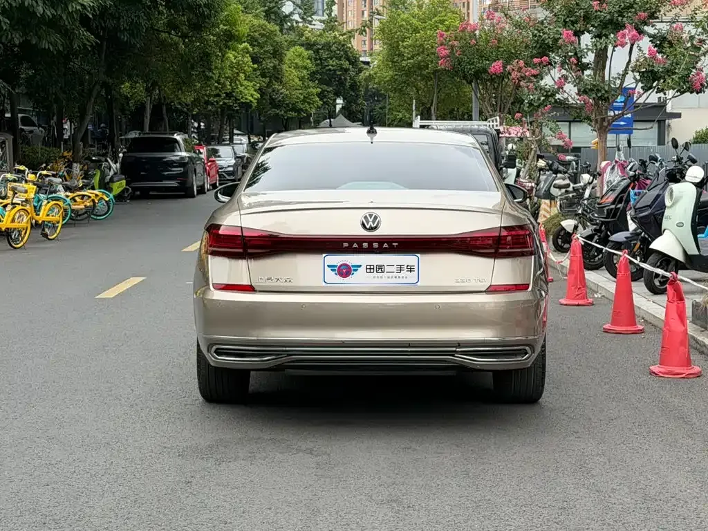 Volkswagen Passat — фото 5