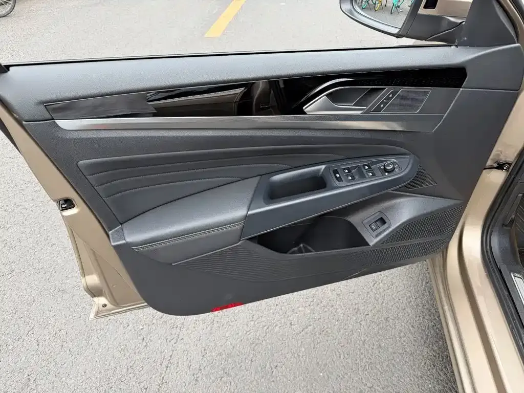 Volkswagen Passat — фото 3