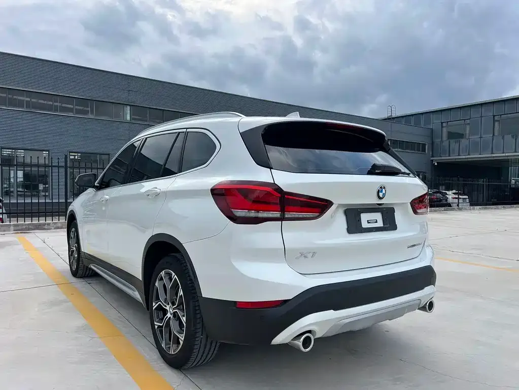 BMW X1 — фото 5
