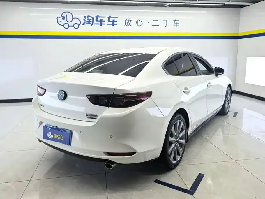 Mazda 3 Axela — фото 4