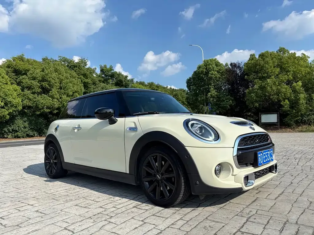 MINI Cooper (3-door) — фото 1