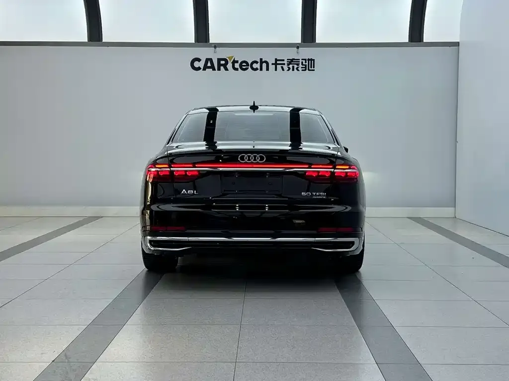 Audi A8 — фото 2