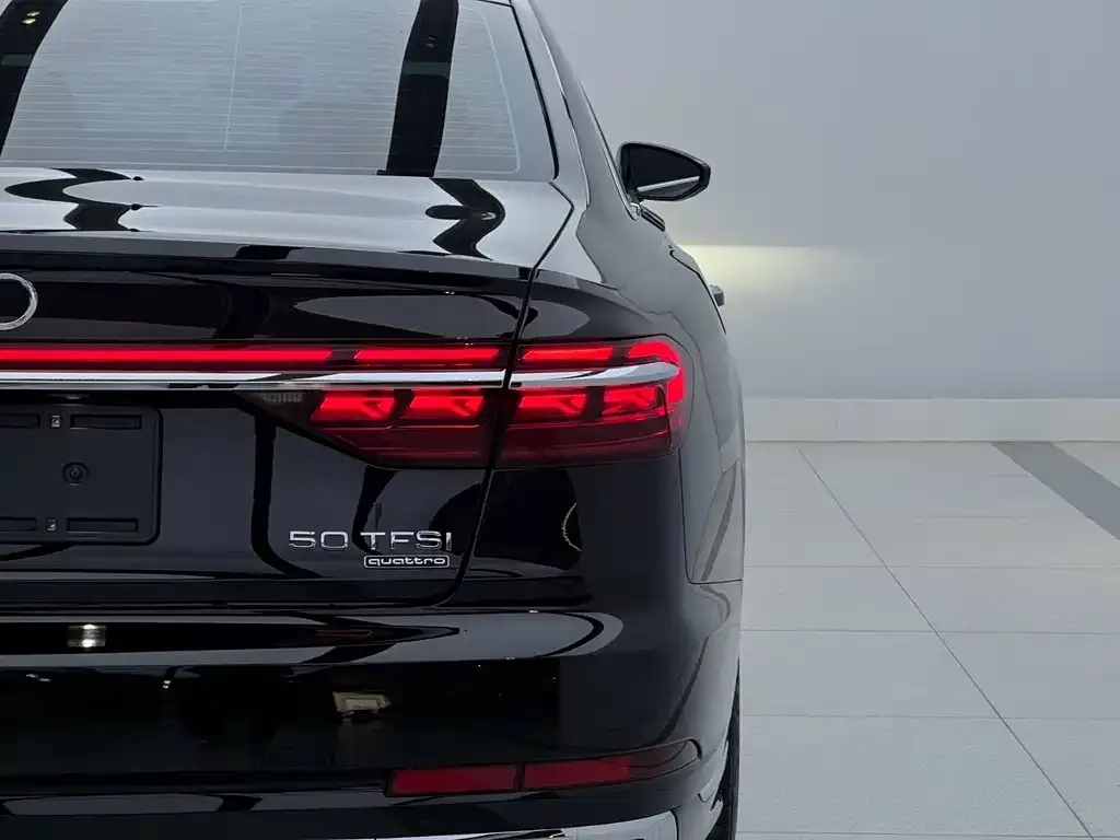 Audi A8 — фото 10