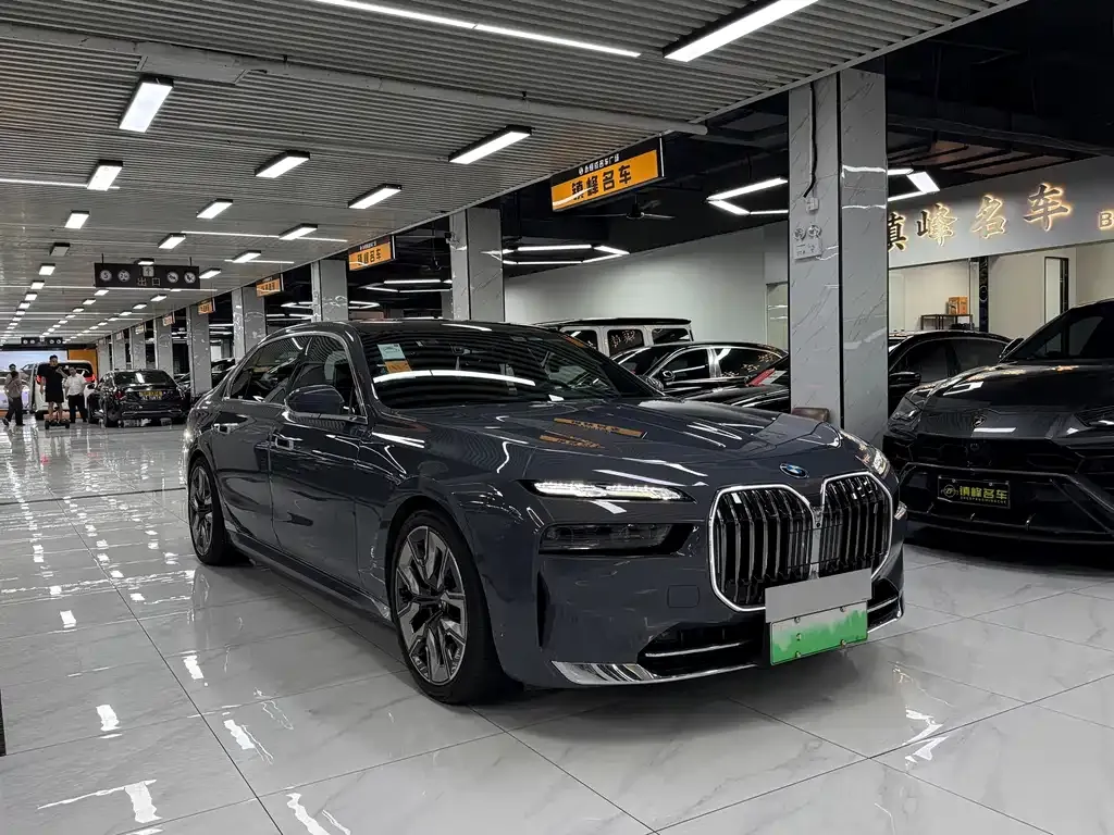 BMW i7 — фото 5