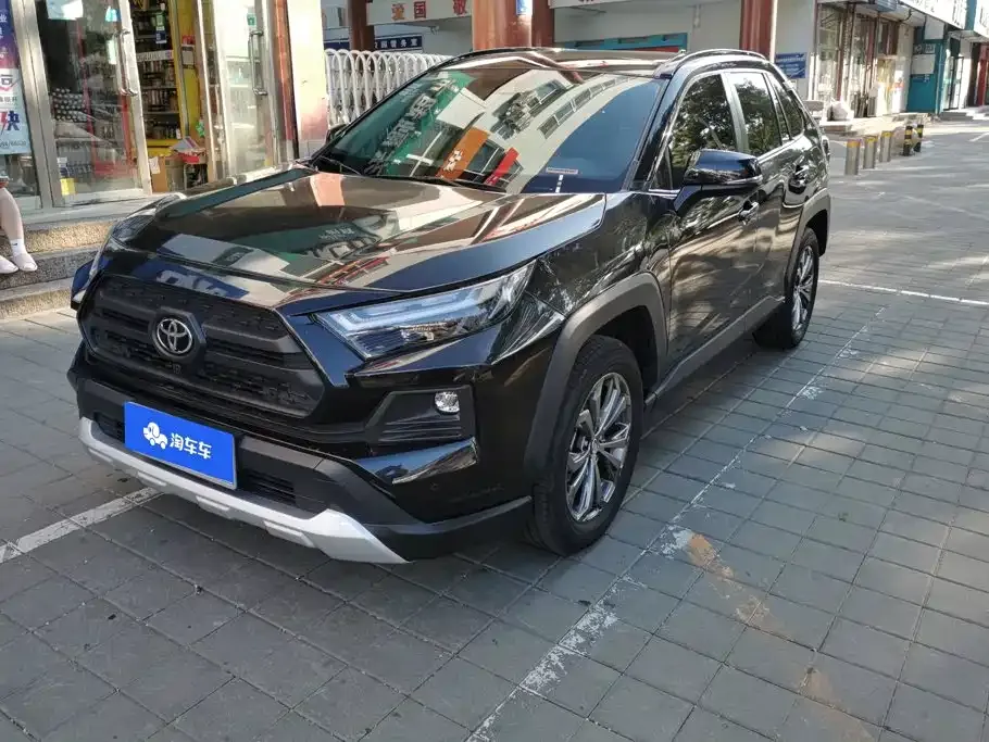 Toyota RAV4 — фото 1