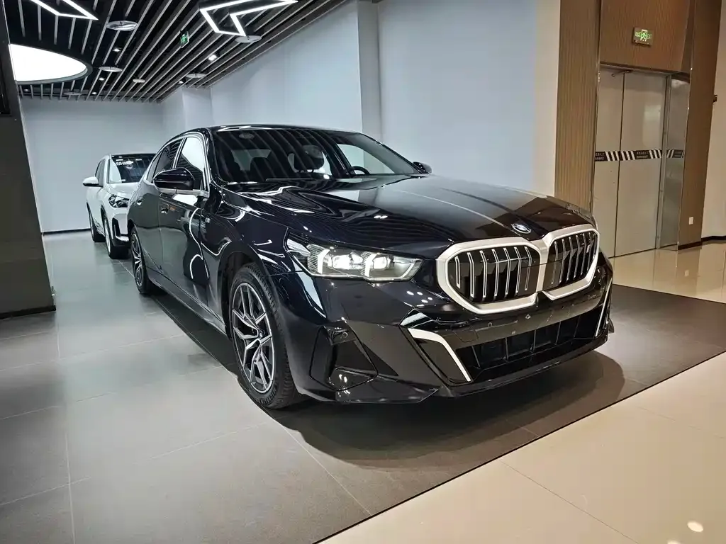 BMW i5 — фото 6