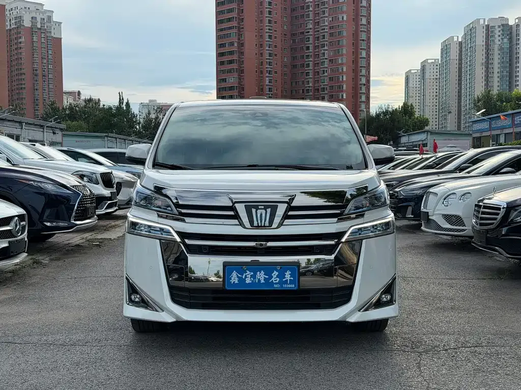 Toyota Vellfire — фото 10