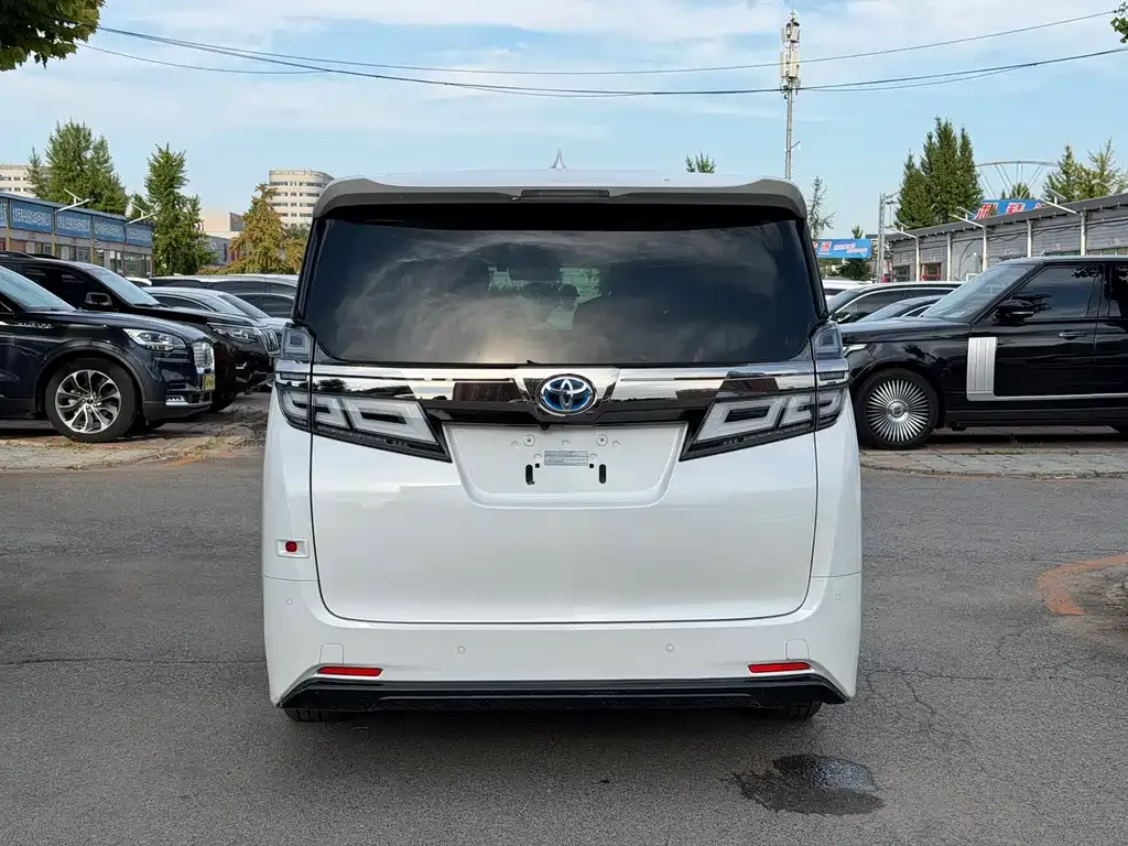 Toyota Vellfire — фото 5