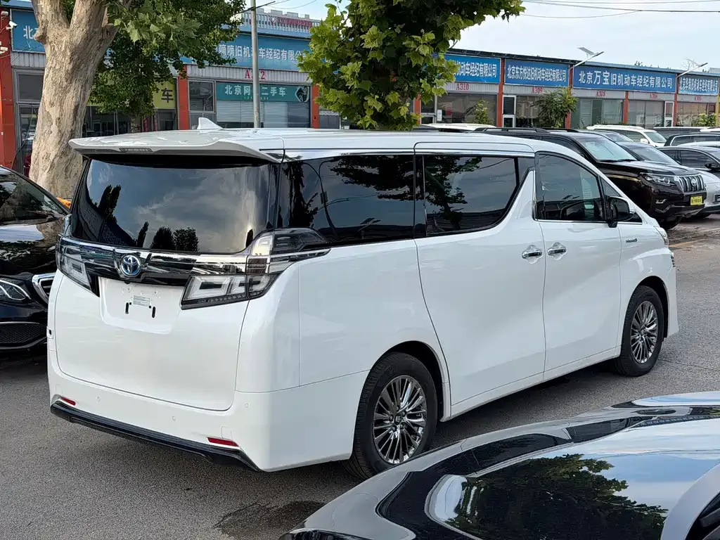 Toyota Vellfire — фото 9
