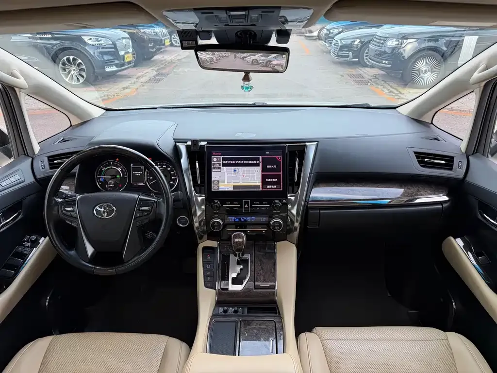 Toyota Vellfire — фото 3