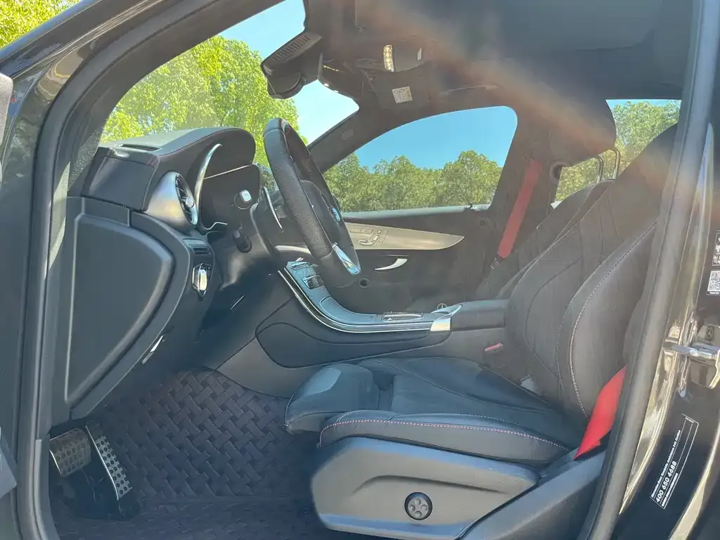 Mercedes-Benz GLC AMG — фото 9
