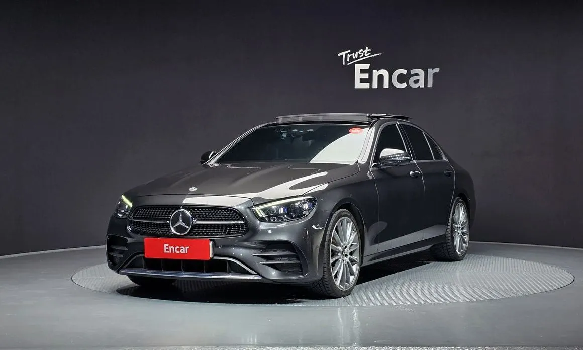 Mercedes-Benz E-Class — фото 1