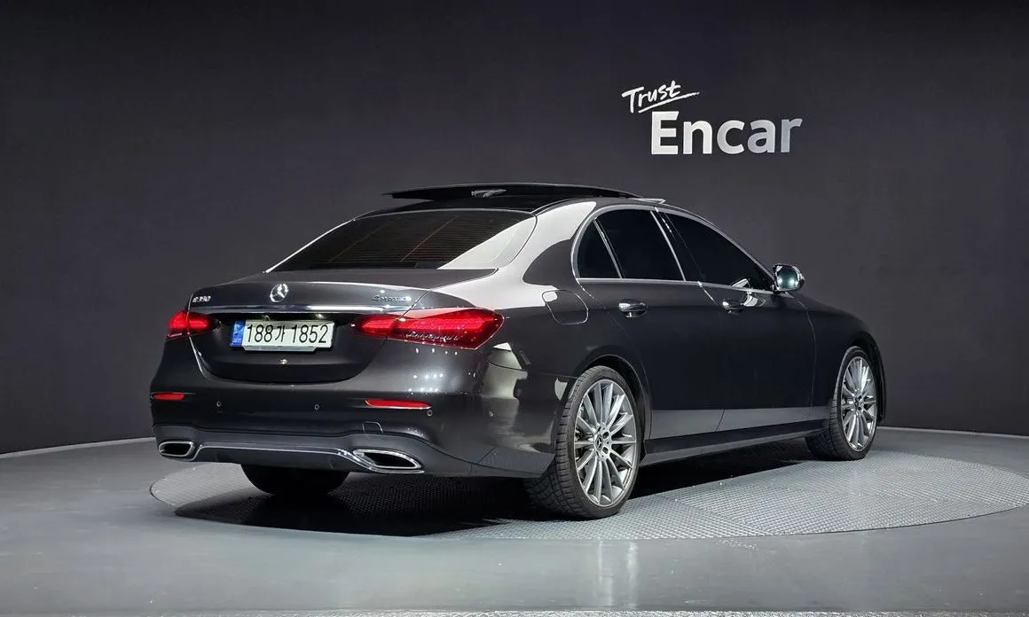 Mercedes-Benz E-Class — фото 5