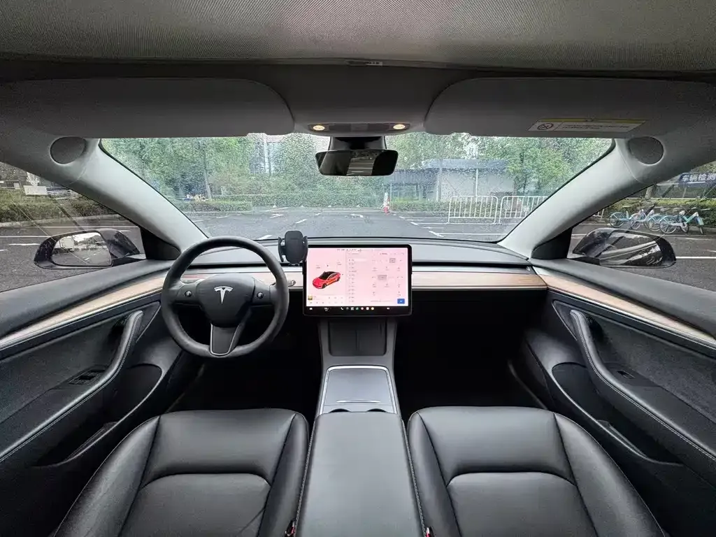 Tesla Model 3 — фото 6