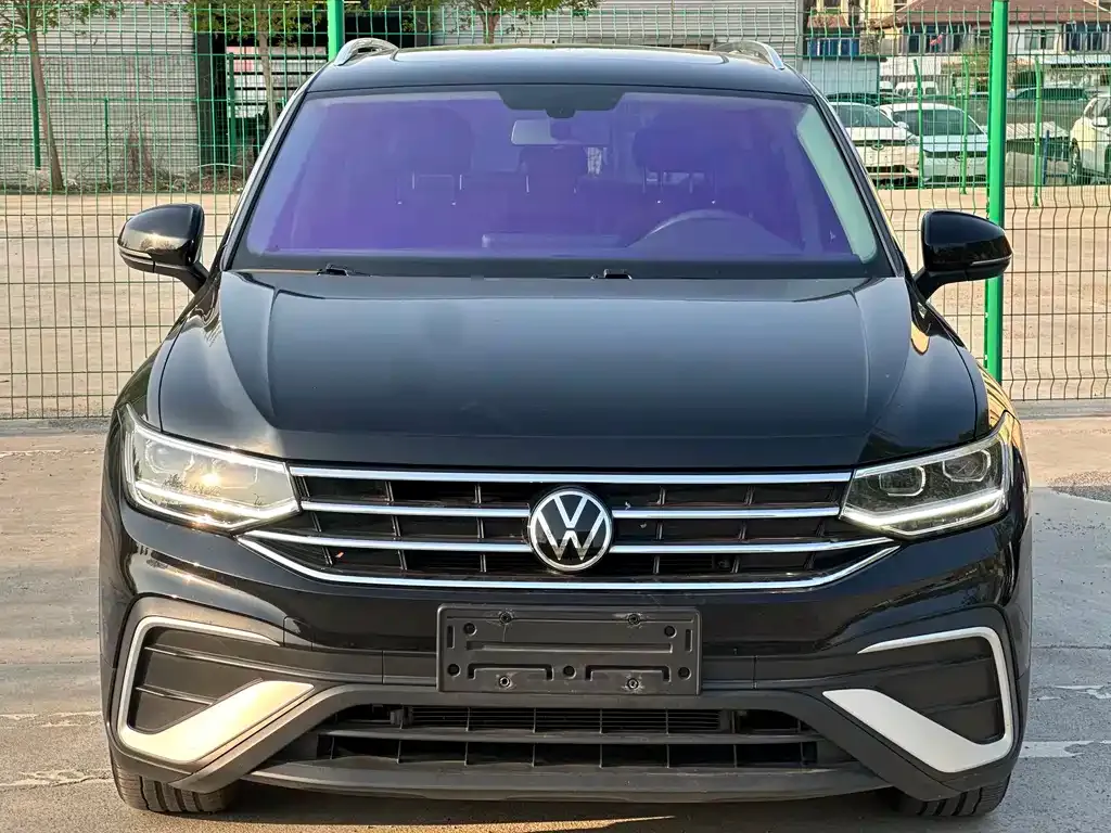 Volkswagen Tiguan L — фото 6
