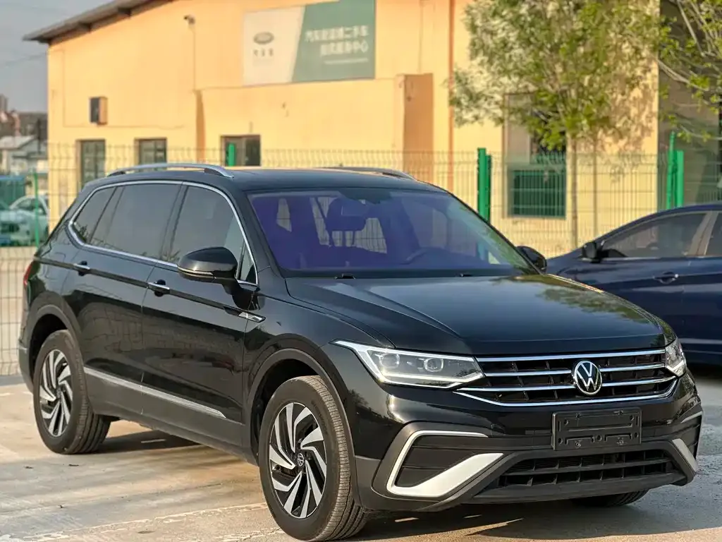 Volkswagen Tiguan L — фото 3