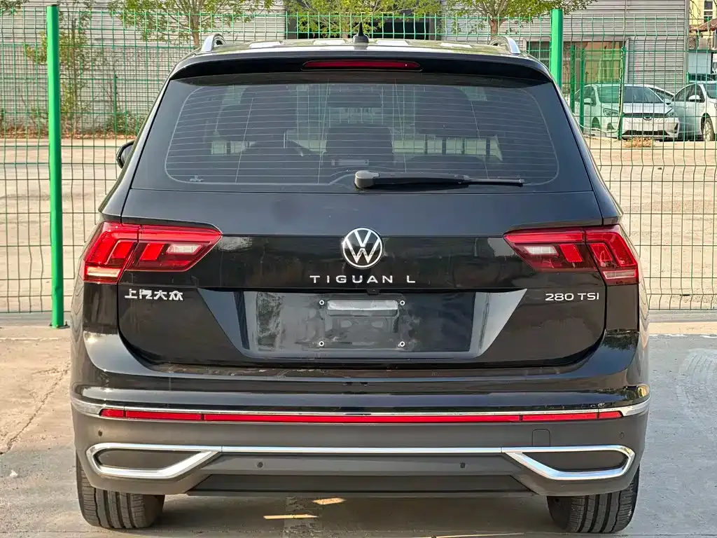 Volkswagen Tiguan L — фото 8