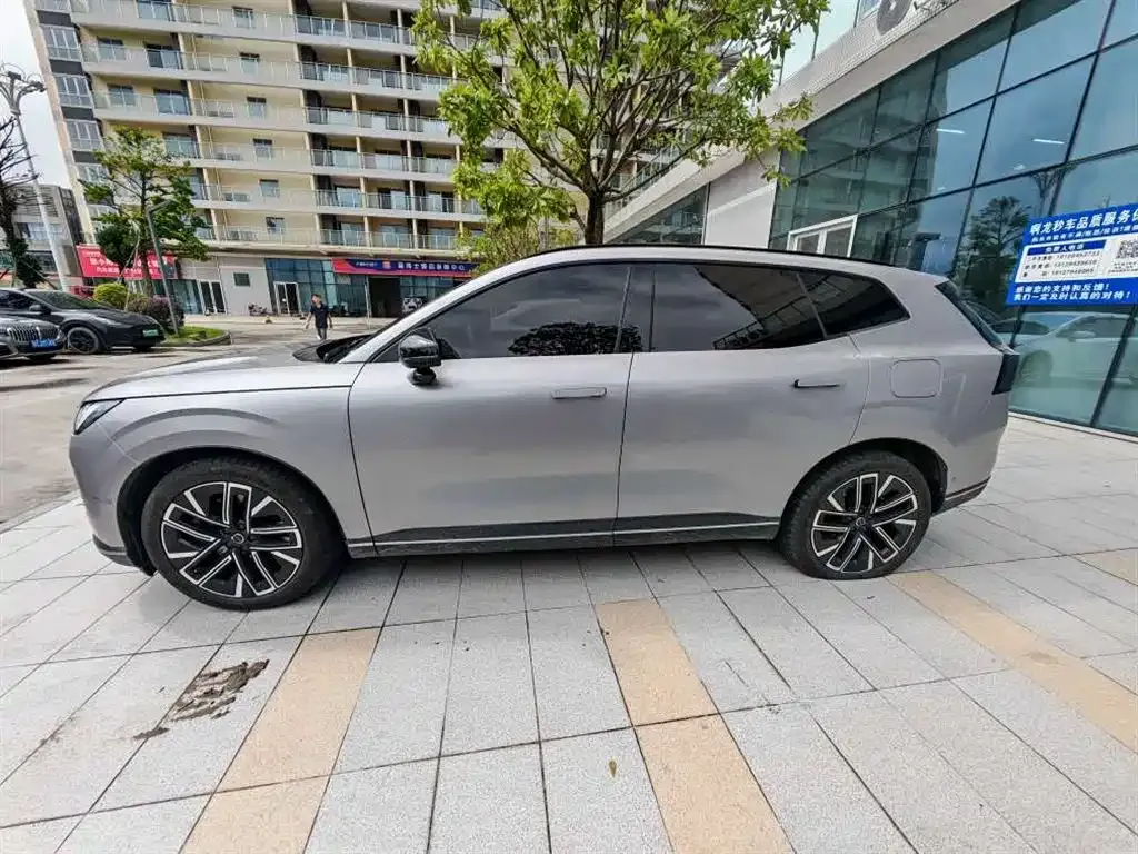 Volvo XC70 Plug-in Hybrid — фото 4