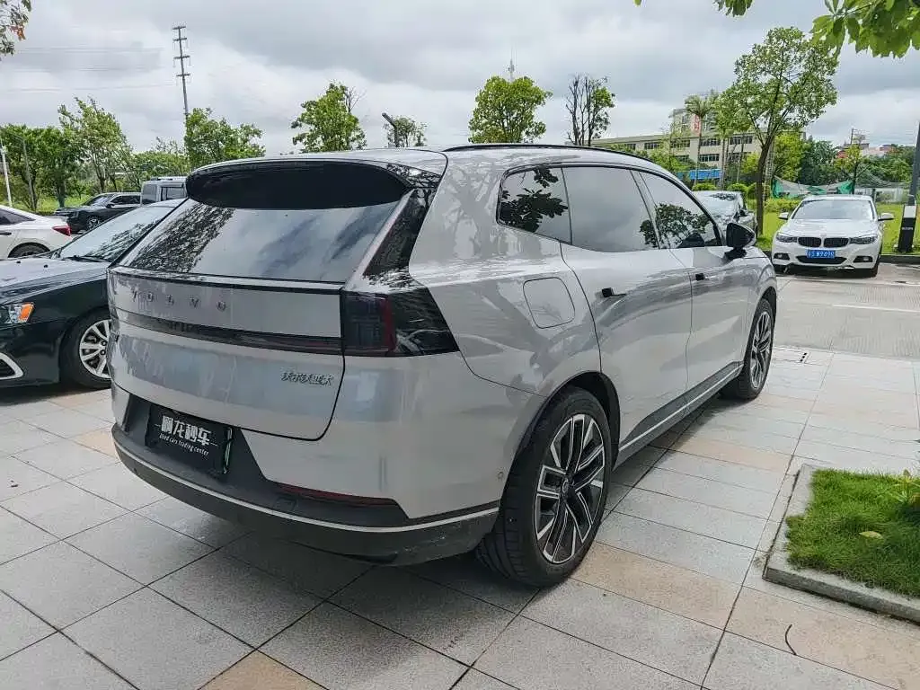Volvo XC70 Plug-in Hybrid — фото 6