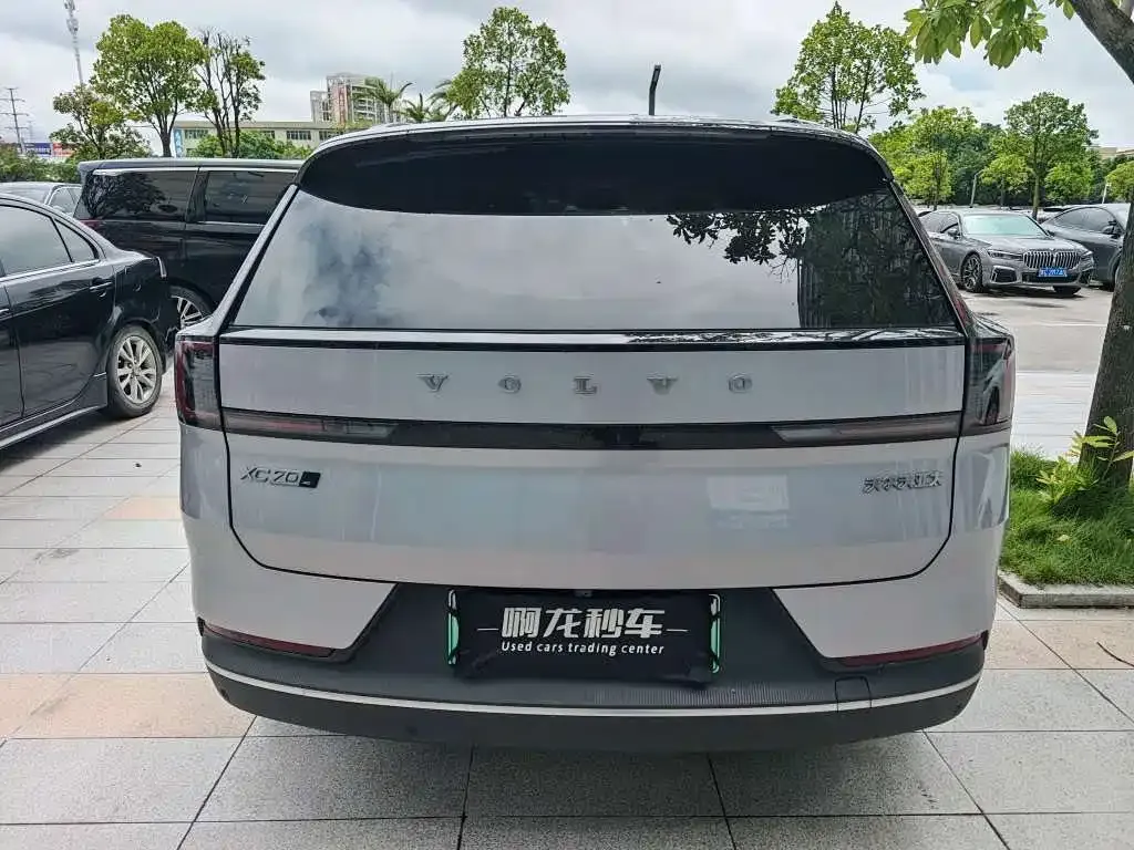 Volvo XC70 Plug-in Hybrid — фото 8