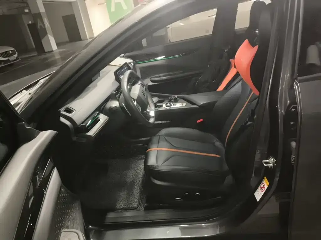Changan UNI-V — фото 4