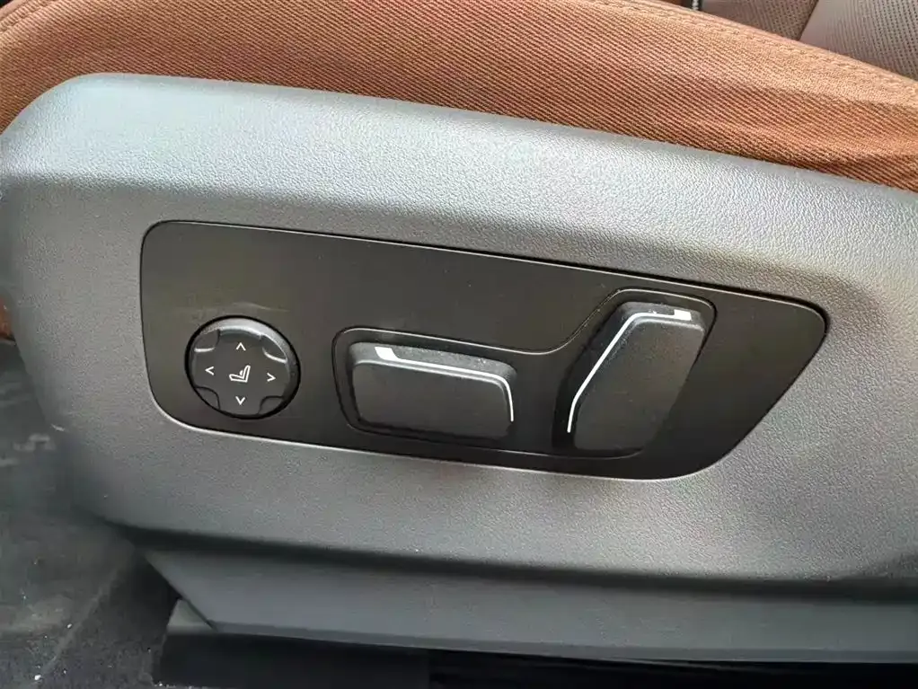 BMW 5 Series — фото 9