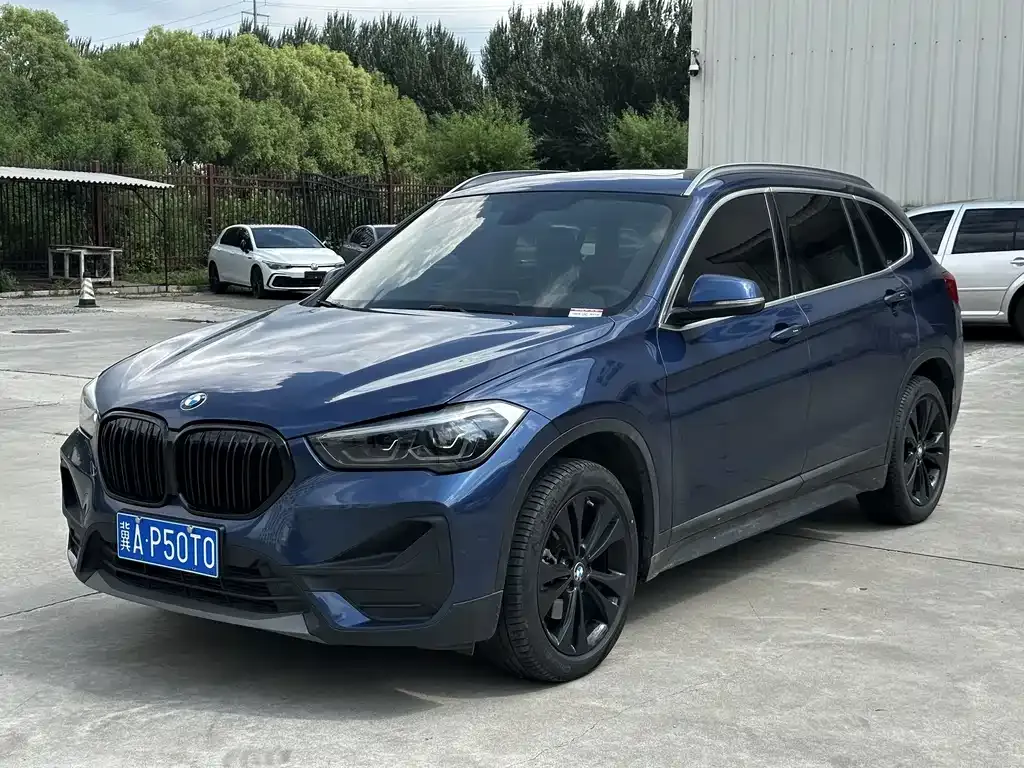 BMW X1 — фото 1