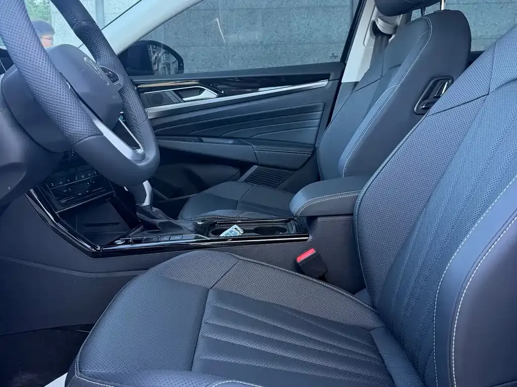 Volkswagen Passat — фото 7