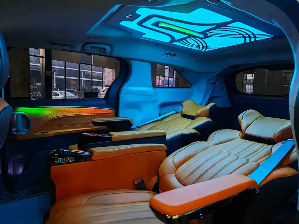 Toyota Granvia — фото 7