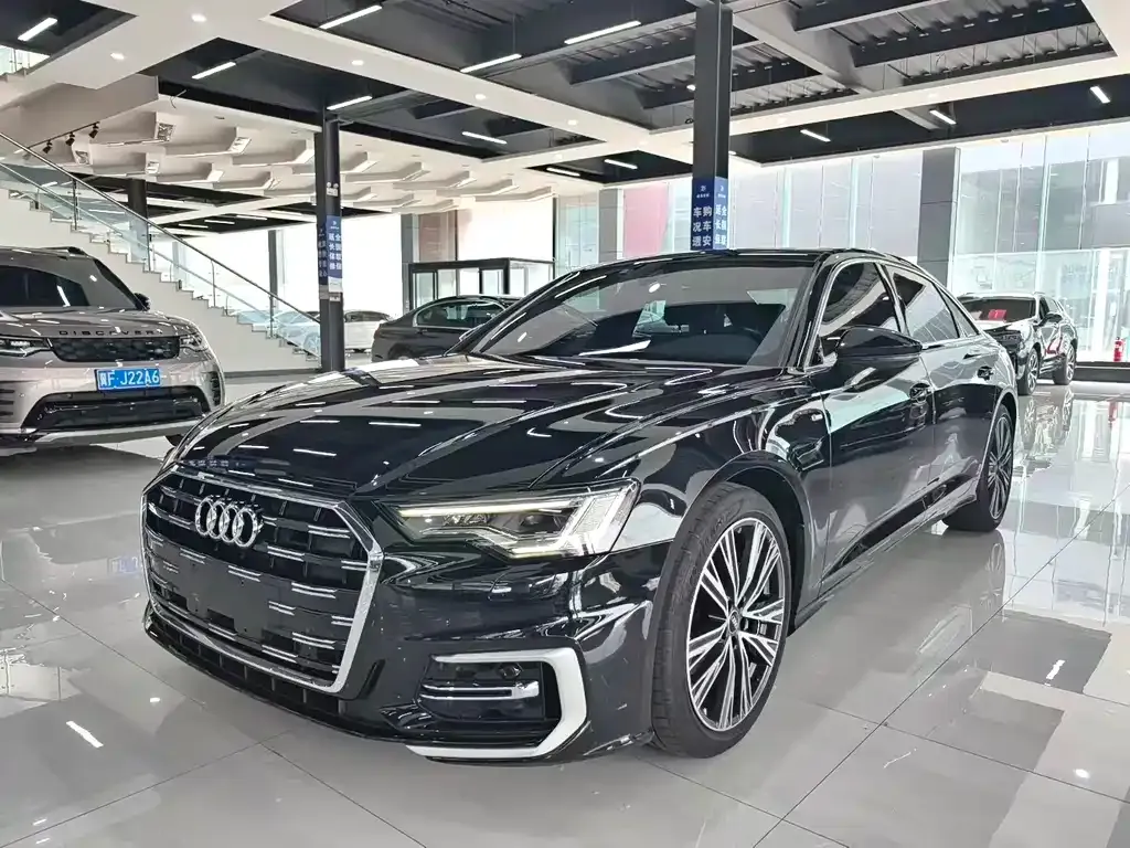 Audi A6L — фото 1