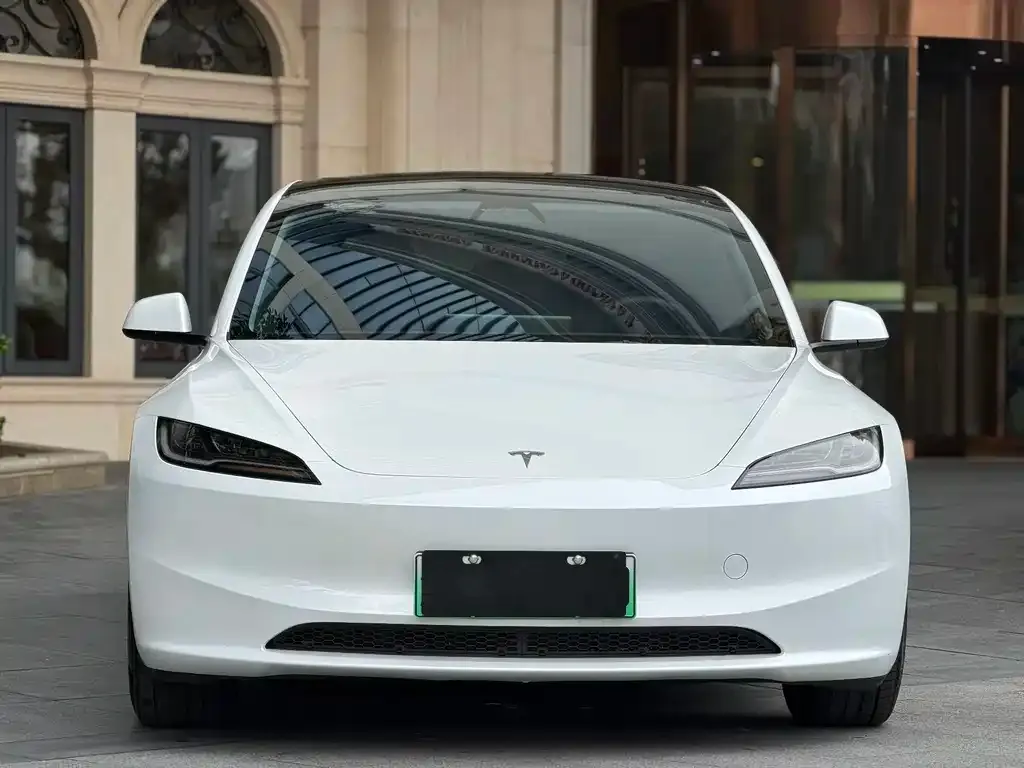 Tesla Model 3 — фото 7