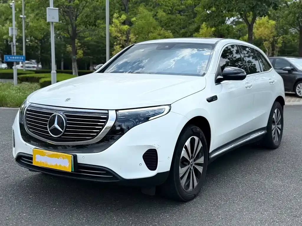 Mercedes-Benz EQC — фото 1