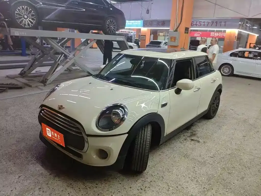 MINI Cooper (3-door) — фото 1