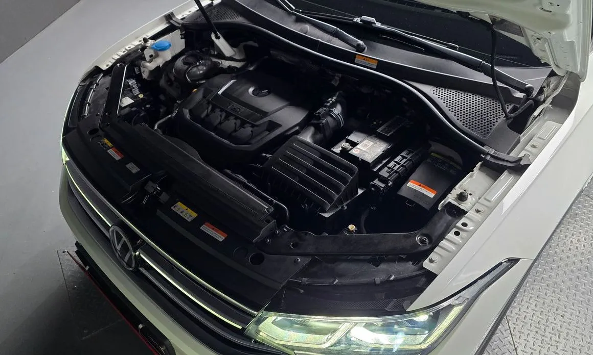 Volkswagen Tiguan — фото 8