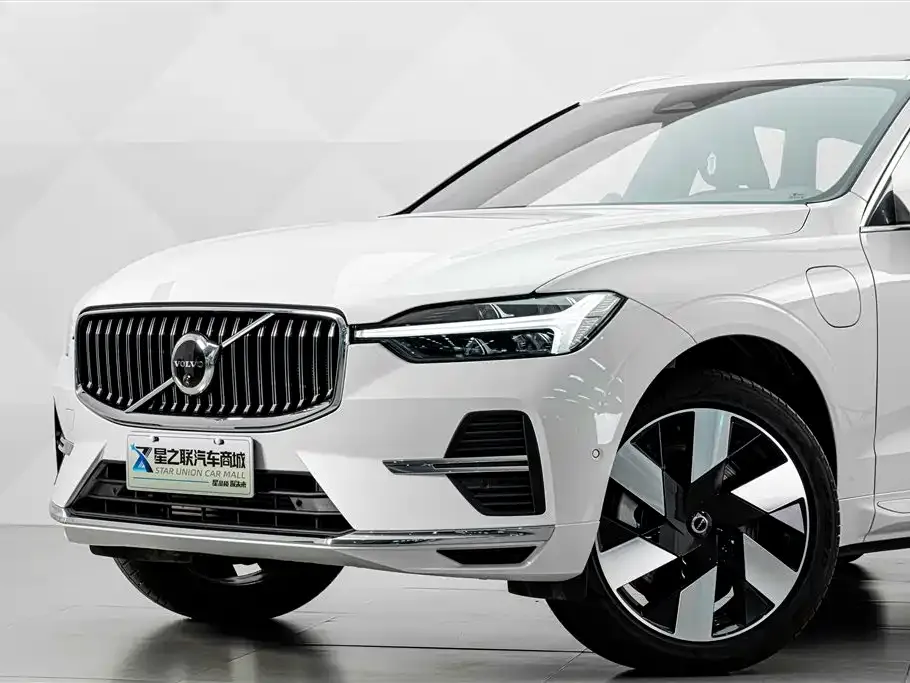 Volvo XC60 PHEV — фото 5