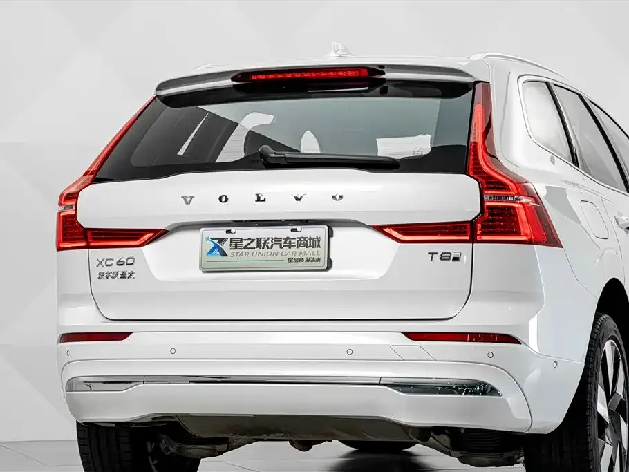 Volvo XC60 PHEV — фото 4
