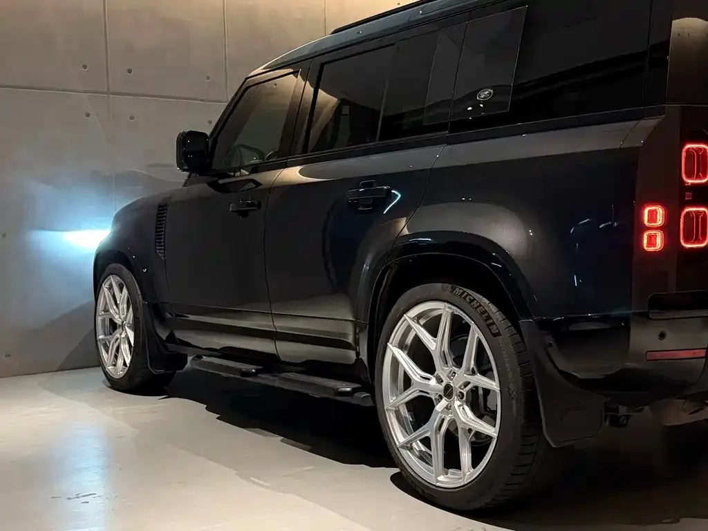 Land Rover Defender — фото 6