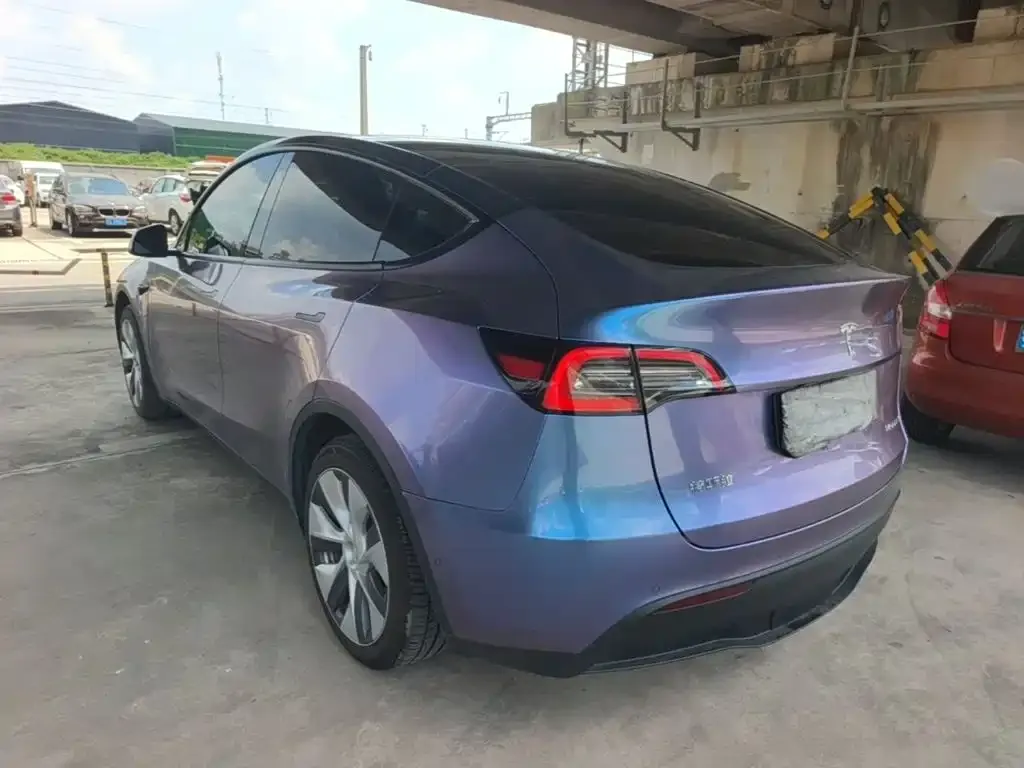 Tesla Model Y — фото 9