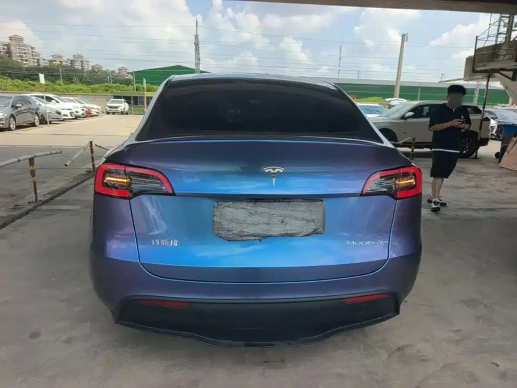 Tesla Model Y — фото 4