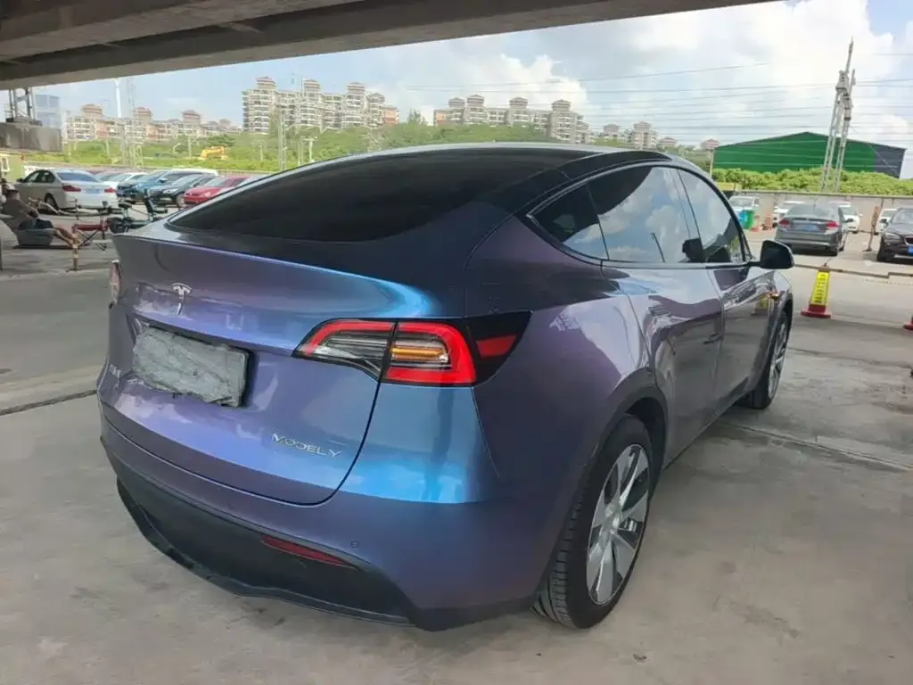 Tesla Model Y — фото 6